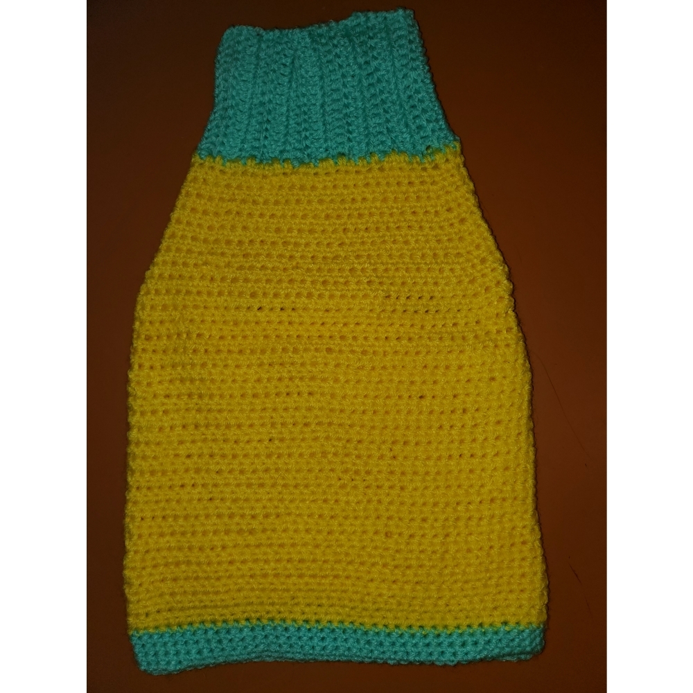 Crocheted dog sweater S/M